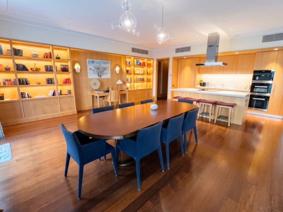 Trosoban stan 374 m² – Tivat — fotografija 6