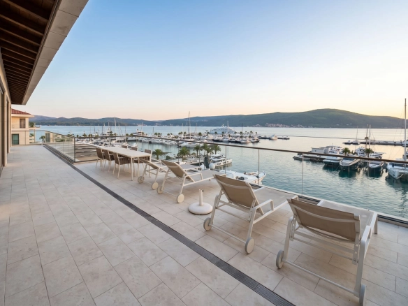 Trosoban stan 374 m² – Tivat — fotografija 17
