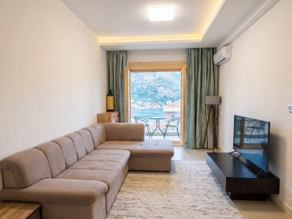 Dvosoban stan 62 m² – Dobrota, Kotor — fotografija 3