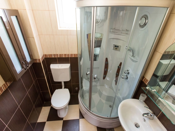 Trosoban stan 90 m² – Petrovac, Budva — fotografija 11