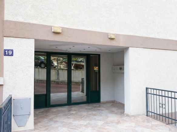Trosoban stan 90 m² – Petrovac, Budva — fotografija 20