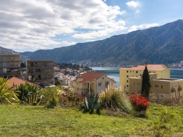 Plac 2.733 m² – Dobrota, Kotor — fotografija 6