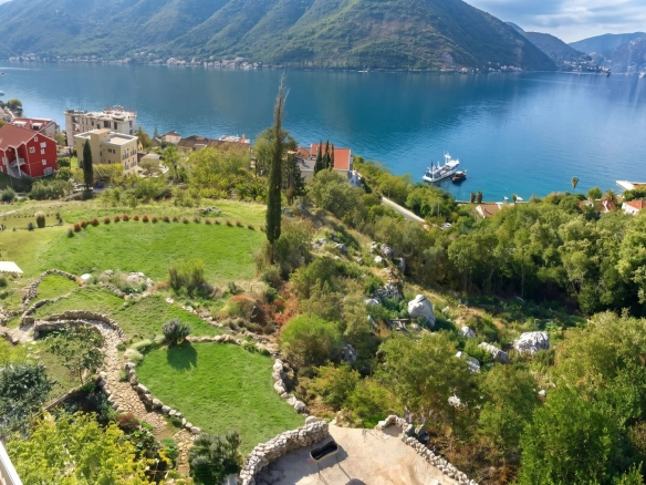 Plac 2.733 m² – Dobrota, Kotor — fotografija 8