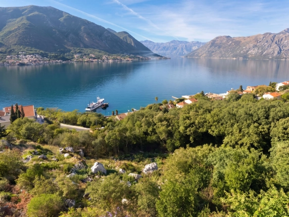 Plac 2.733 m² – Dobrota, Kotor — fotografija 12