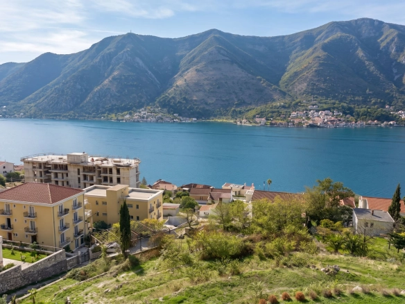 Plac 2.733 m² – Dobrota, Kotor — fotografija 14