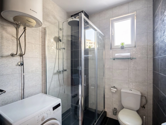 Izdavanje: Jednosoban stan 57 m² – Bečići, Budva — fotografija 9