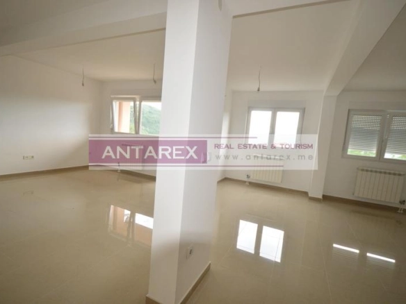 Poslovni prostor 350 m² – Igalo, Herceg Novi — fotografija 3