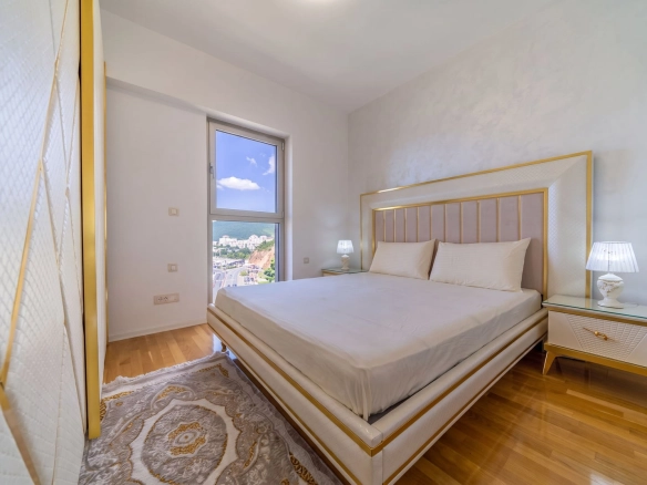 Izdavanje: Trosoban stan 130 m² – Bečići, Budva — fotografija 6