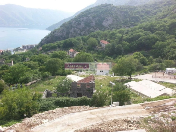 Plac 925 m² – Risan, Kotor — fotografija 4