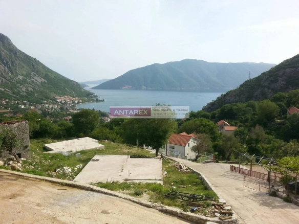 Plac 925 m² – Risan, Kotor — fotografija 12