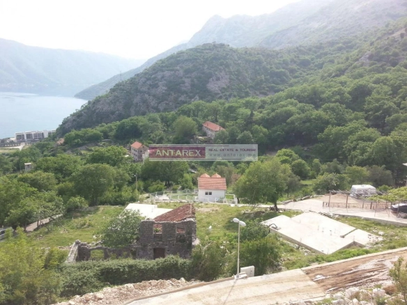 Plac 925 m² – Risan, Kotor — fotografija 13