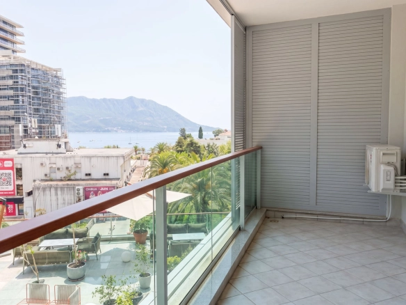 Izdavanje: Jednosoban stan 70 m² – Budva — fotografija 2