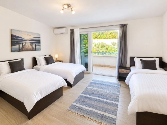 Izdavanje: Trosoban stan 136 m² – Petrovac, Budva — fotografija 12