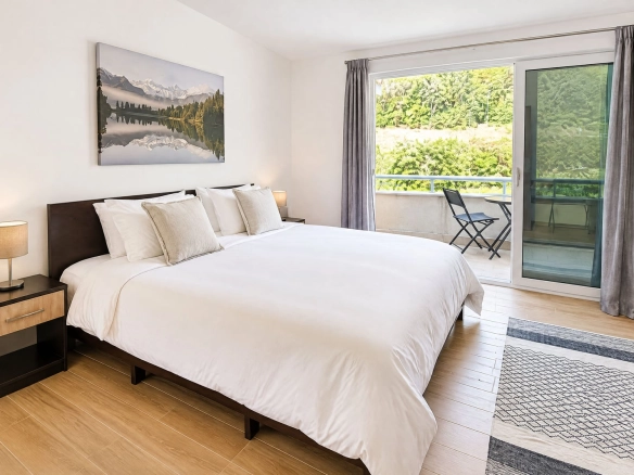 Izdavanje: Trosoban stan 136 m² – Petrovac, Budva — fotografija 17