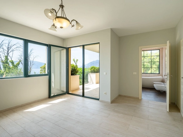 Kuća 240 m² – Donja Lastva, Tivat — fotografija 16