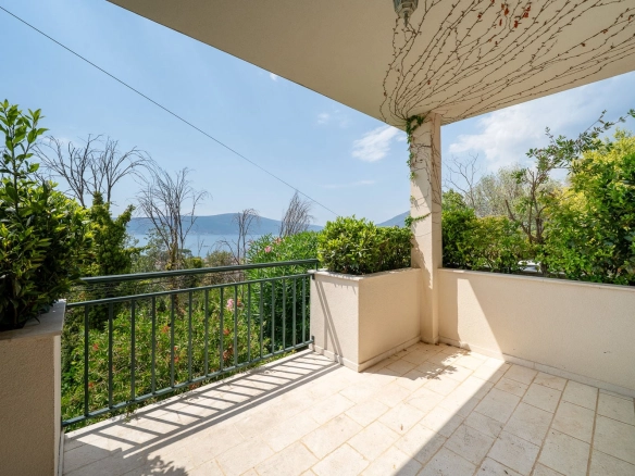 Kuća 240 m² – Donja Lastva, Tivat — fotografija 19
