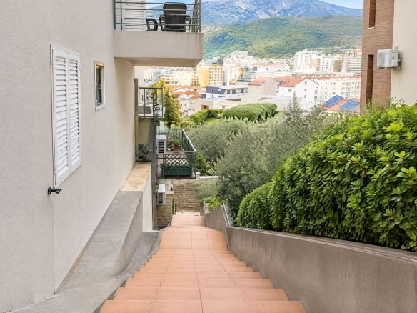 Izdavanje: Dvosoban stan 52 m² – Budva — fotografija 19