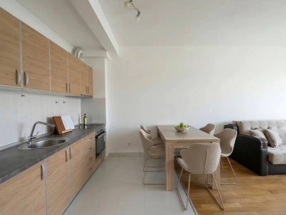 Izdavanje: Jednosoban stan 43 m² – Bečići, Budva — fotografija 3