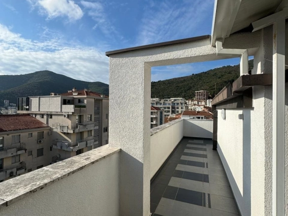 Dvosoban stan 108 m² – Budva — fotografija 9